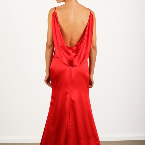 MICAAH red backless gown - Picture 5 of 6